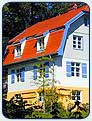 Anregung für Besuche in der Sommerrodelbahn oder bei Ballonfahrten oder einem Gleitschirmflug können im Weinlokal in Murnau geplant werden. Impressionen aus den Fewo am Staffelsee in Oberbayern für den Urlaub im Hallenbad, Alpamare, in Innsbruck in Tirol, beim Beachvolleyball, Skilauf, Langlauf oder Reiten. Minigolf, Golfplätze, Bergbahnen, Fischerstechen, Fronleichnam, Rodelbahnen ergänzen die Erholung in Seehausen. Wassertreten, Radfahren, Segeln, Baden, Schwimmen gehören dazu.